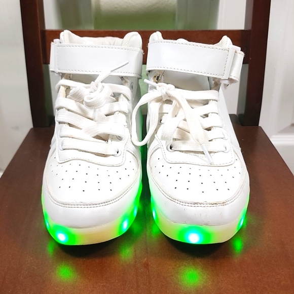 unbranded Other - Kids White Light Up Sneakers 4